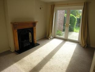 LIVING ROOM: