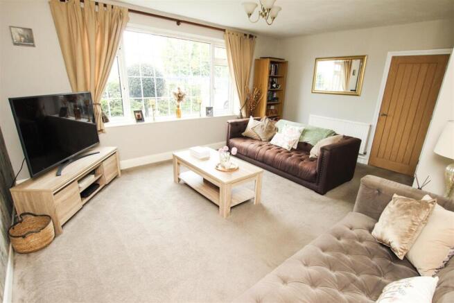 3 bed Semi-Detached for sale Image 11