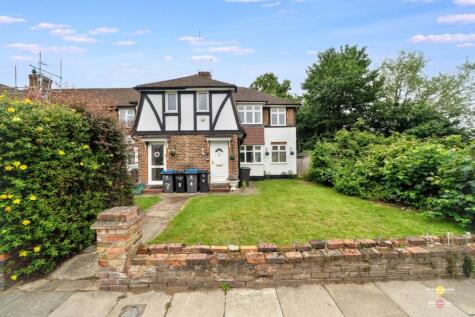 4 Latchmere Lane, Kingston upon Thames, Surrey, KT2 5SG