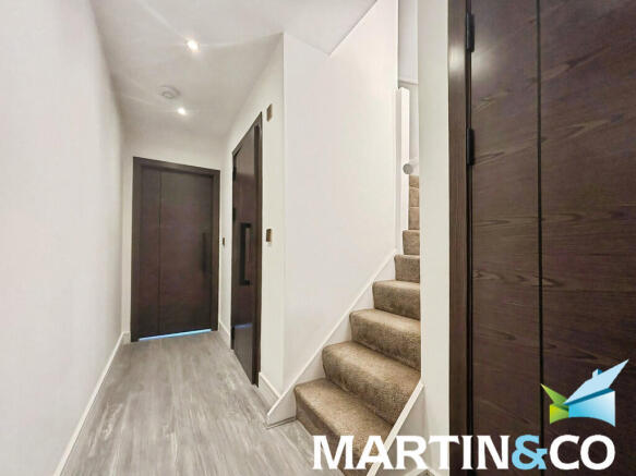 1 bed Apartment to rent Image 6