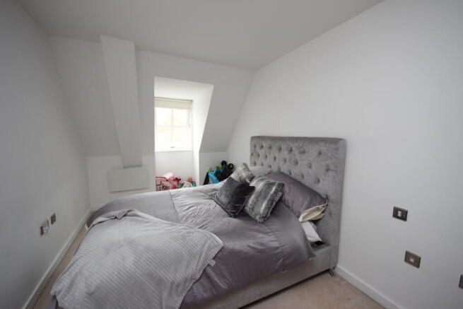 2 bed Apartment to rent Image 5