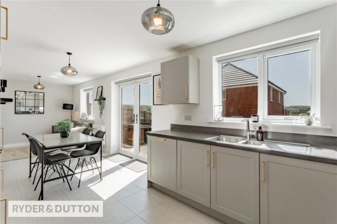 4 bed Detached for sale Image 6