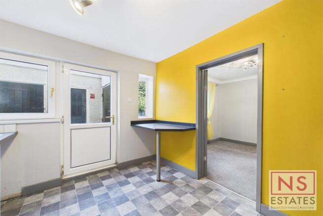 3 bed Semi-Detached for sale Image 8