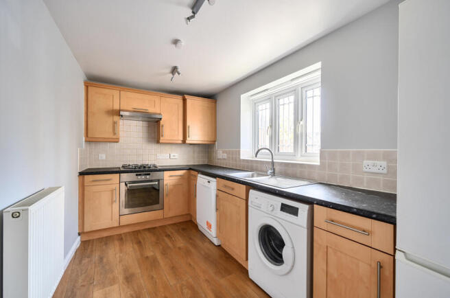 1439996-24-69d770...