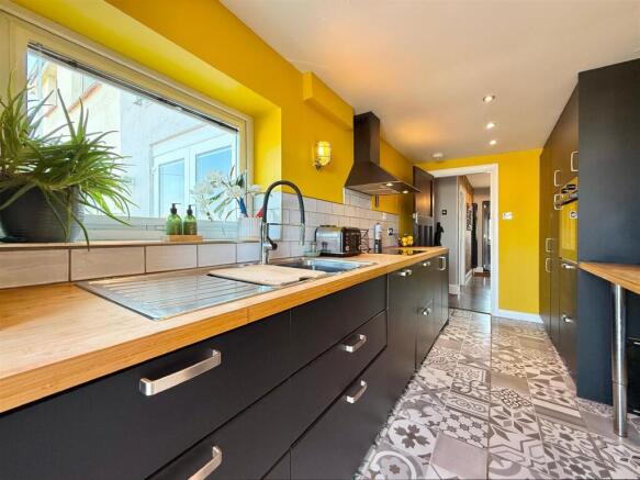 Kitchen.JPG
