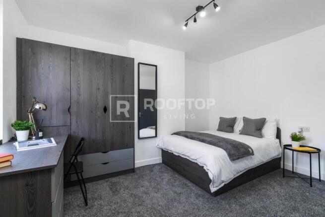 2 bed House to rent Image 5