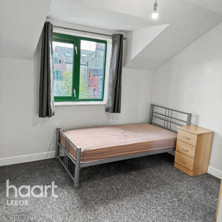 2 bed Apartment for sale Image 8