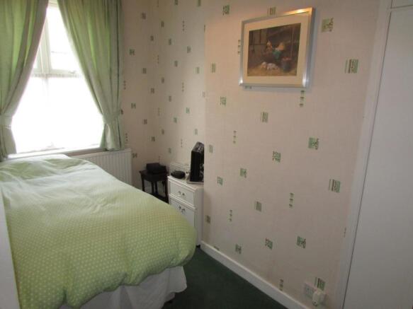 HobsonSt75bed2.JPG