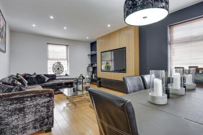 4 bed Detached for sale Image 8