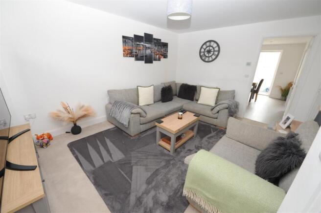 3 bed Semi-Detached for sale Image 5