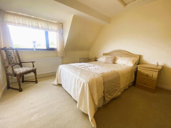 2 bed Semi-Detached Bungalow for sale Image 11
