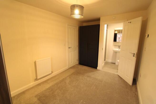 3 bed Semi-Detached to rent Image 6