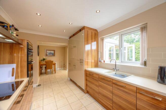 3 bed Detached Bungalow for sale Image 11