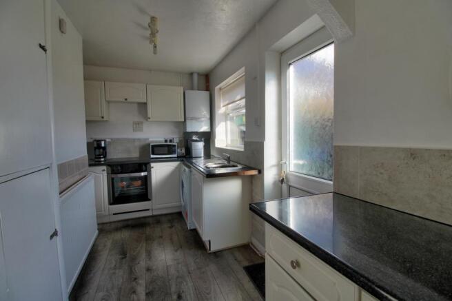Kitchen photo two