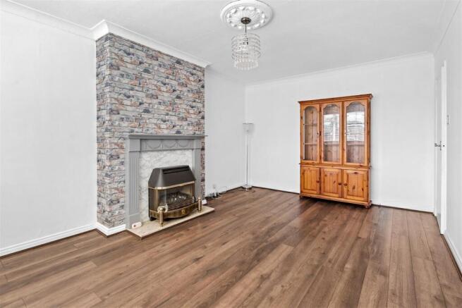 2 bed Semi-Detached Bungalow for sale Image 4