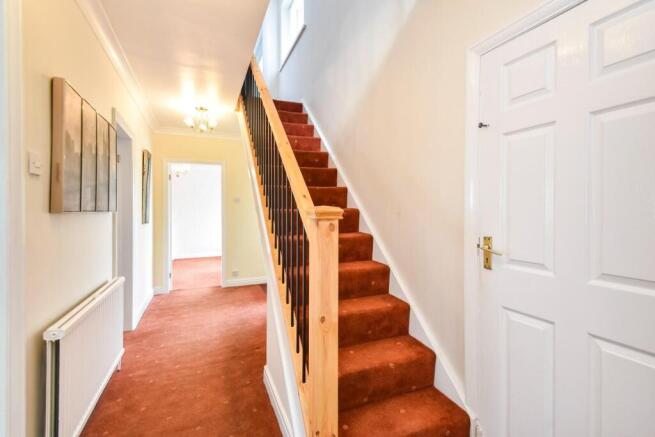5 bed Detached for sale Image 11