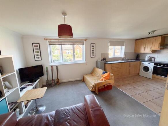 Akela Close, Kettering photo 4