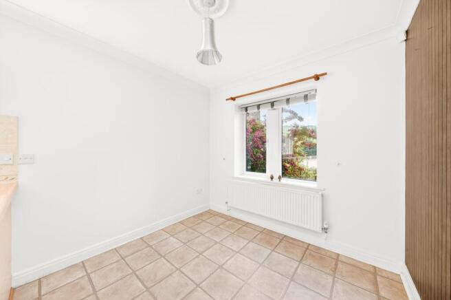 4 bed Detached for sale Image 8