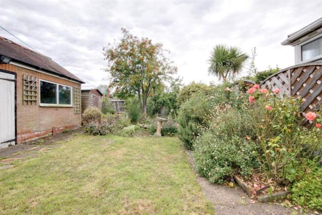 2 bed Semi-Detached Bungalow for sale Image 6