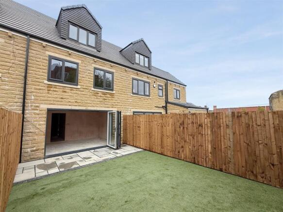 4 bed Town House for sale Image 4