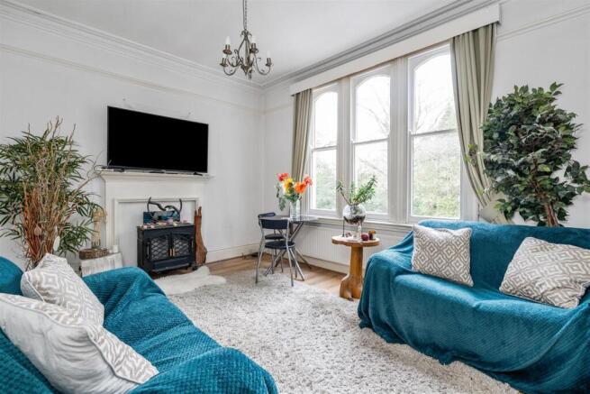 Flat 5, 1 Manor Road_1.jpg