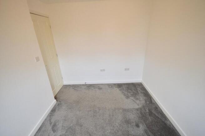 2 bed Semi-Detached to rent Image 11