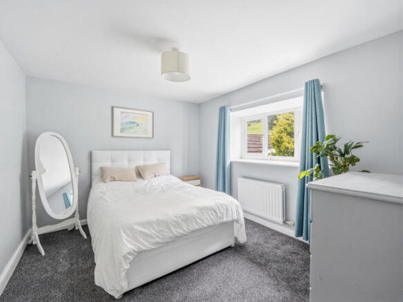 4 bed Detached for sale Image 12