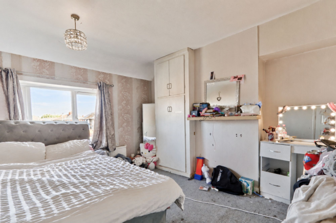 3 bed Terraced for sale Image 8