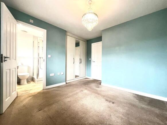 3 bed Semi-Detached to rent Image 6
