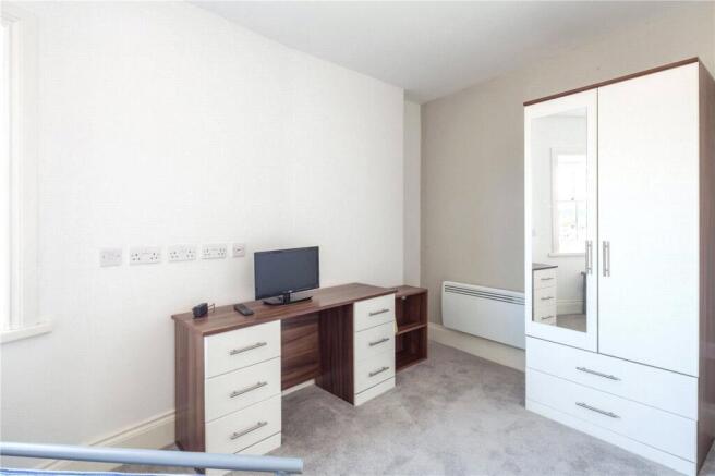 1 bed Apartment to rent Image 11