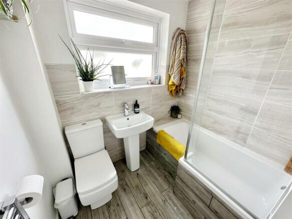 Bathroom.JPG