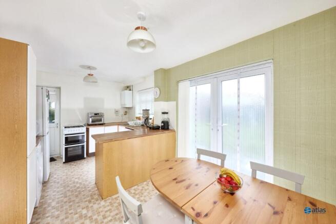 Kitchen / Dining Area