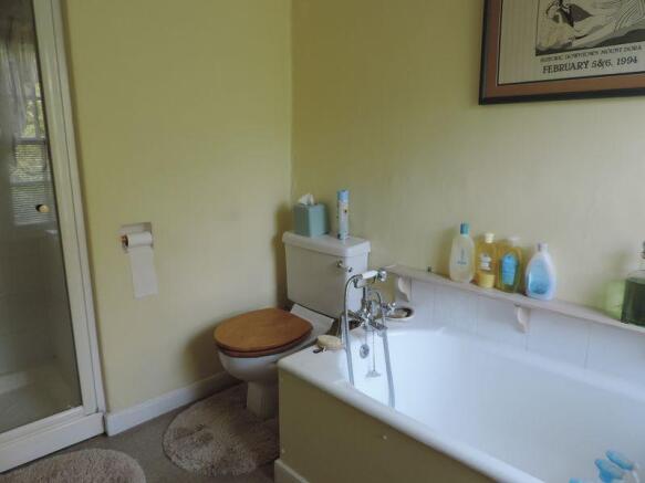 En-Suite Bath/...