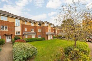 19, Grasgarth Close, London W3 9HS