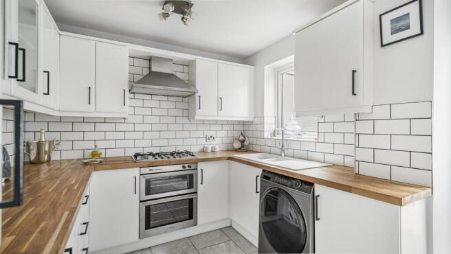 2 bed Semi-Detached for sale Image 7