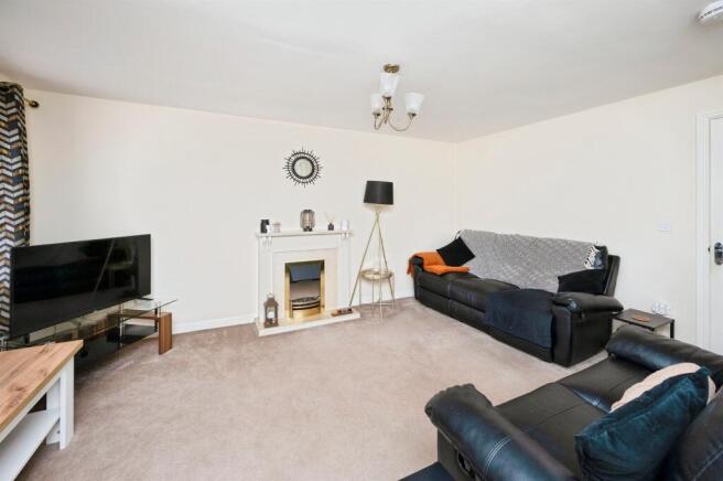 3 bed Town House for sale Image 6