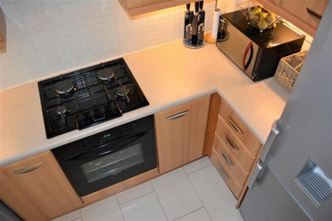 Kitchen (2).JPG
