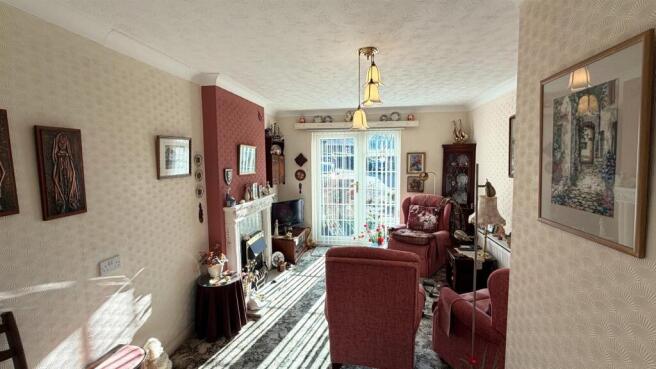 MAES BERLLAN 6 LOUNGE PIC 2.jpg