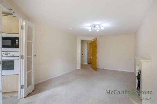 8706964-interior04.jpg