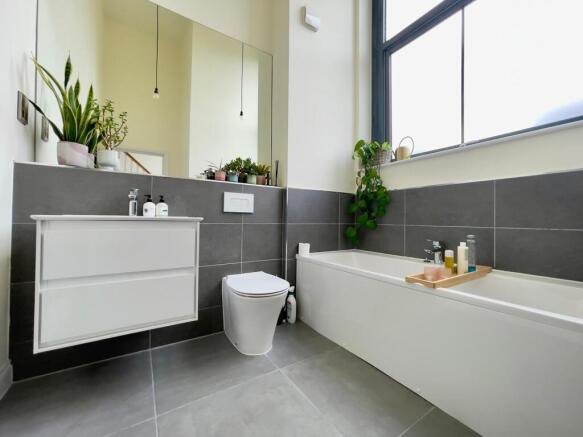 2 bed Terraced to rent Image 8