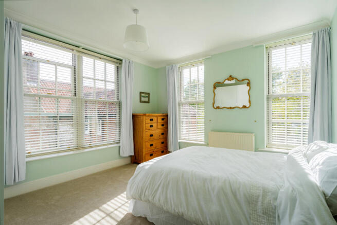 2 bed Flat for sale Image 7