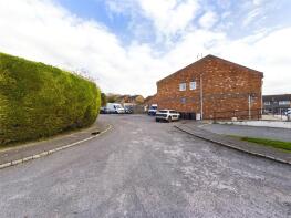 Flat 5b, 46, Middle Way, Chinnor OX39 4TP