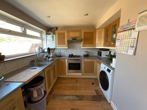 KITCHEN 14'8 x 9'1