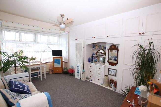 BEDROOM 1.JPG