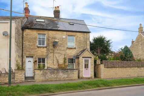 Cheltenham Road, Cirencester, Gloucestershire, GL7