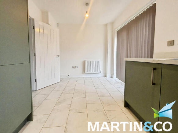 3 bed Semi-Detached to rent Image 5