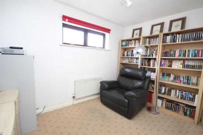 Bedroom 5 (Side)