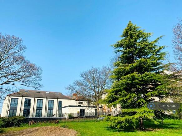 2 bed Flat to rent Image 9