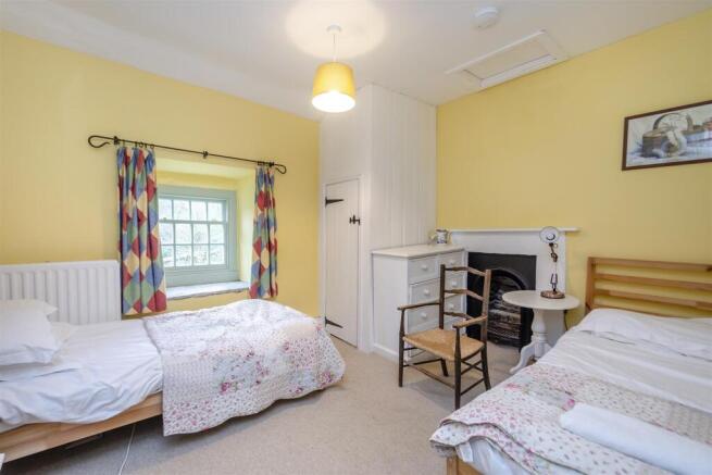 3 bed Detached for sale Image 9