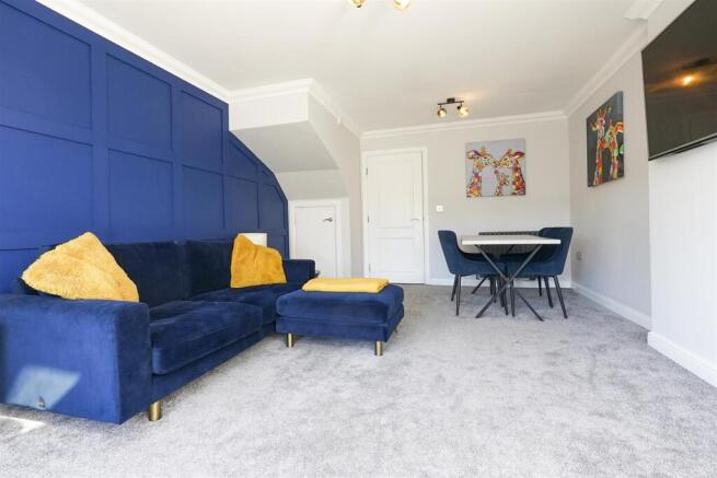 3 bed Town House for sale Image 4